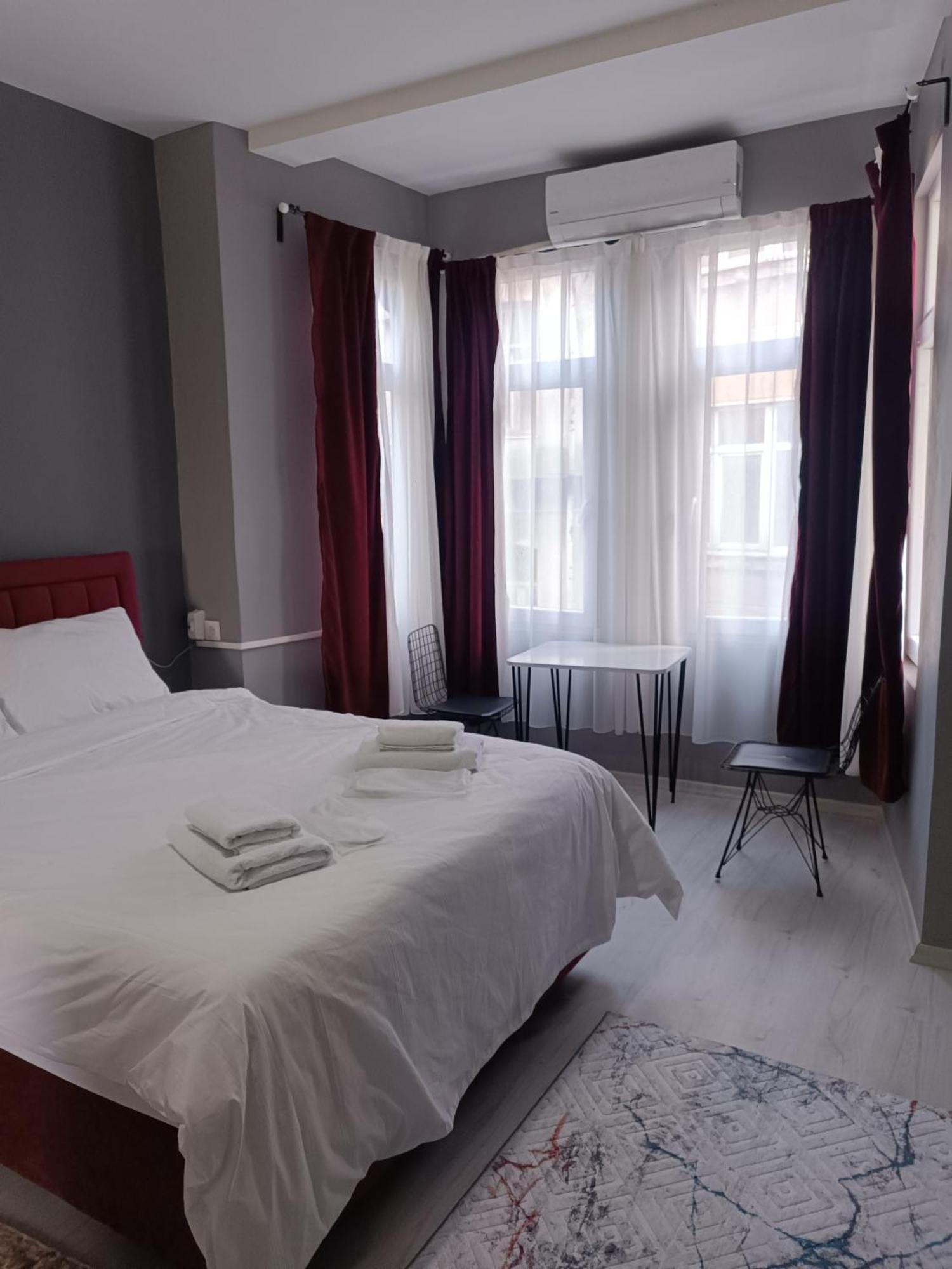 Taksim Street House Aparthotel อิสตันบูล ภายนอก รูปภาพ
